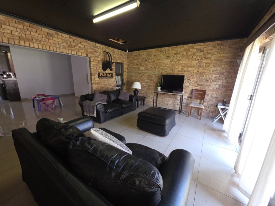 2 Bedroom Property for Sale in Adamayview North West